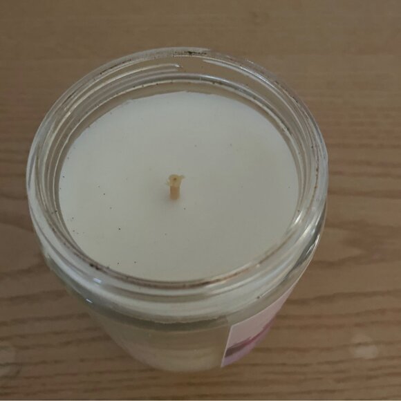 Bath and Body Works Berry Waffle Cone Scented Candle 7 Oz Single Wick Brand New - Picture 5 of 5